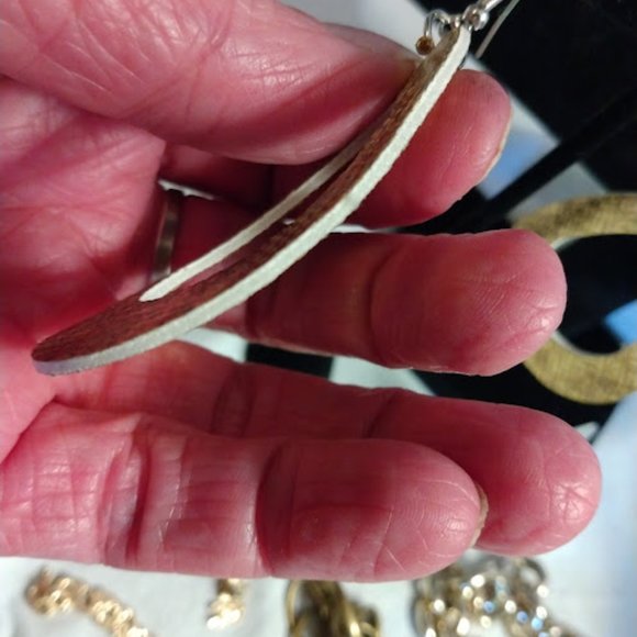 Gold-Tone Jewelry Lot Quiet Luxury Maximalist Layering Monet Victoria Secret+ - Picture 12 of 12